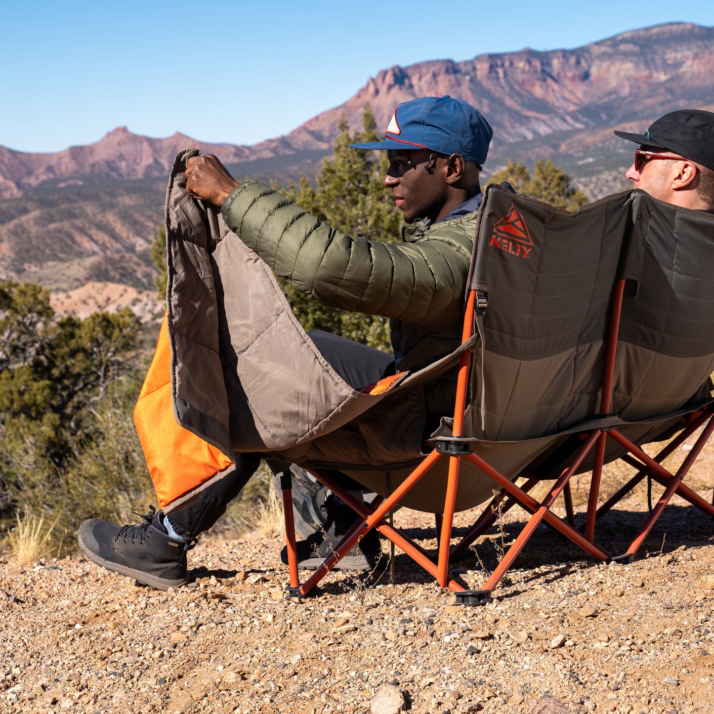 Low-Loveseat Nest Bungee Cord/Beluga